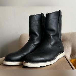Red Wing Pecos Men’s Boot 9.5 WIDE EEE